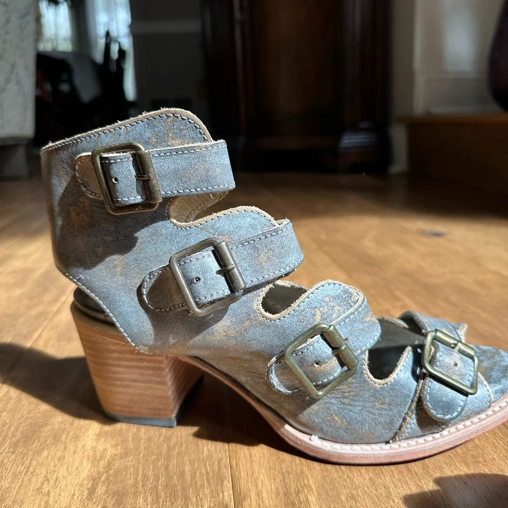 Freebird Distressed Brown Ankle Booties with Buckles - Picture 1 of 11